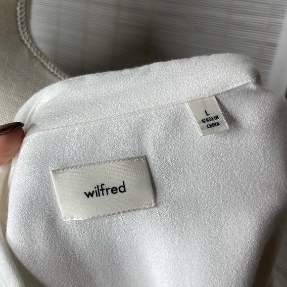 Wilfred White Button-Down Blouse Size L Long Sleeve Button Cuffs - Picture 6 of 9